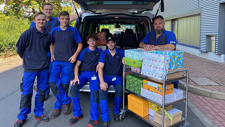 Figure 3: WIforyou campaign - "A shoebox for happy children's hearts": The boxes were put together by WIKUS employees, donated to those affected by the flood disaster and contain both craft materials and toys.