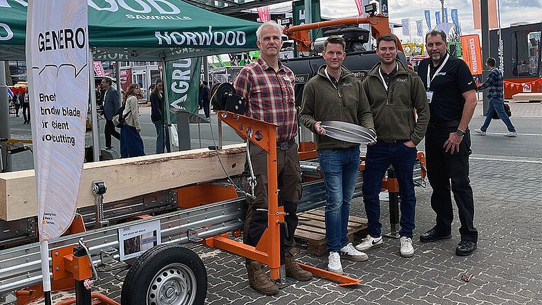 Team-Foto auf der LIGNA